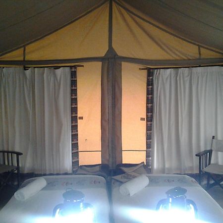 הוילה נקורו Maili Saba Camp חדר תמונה