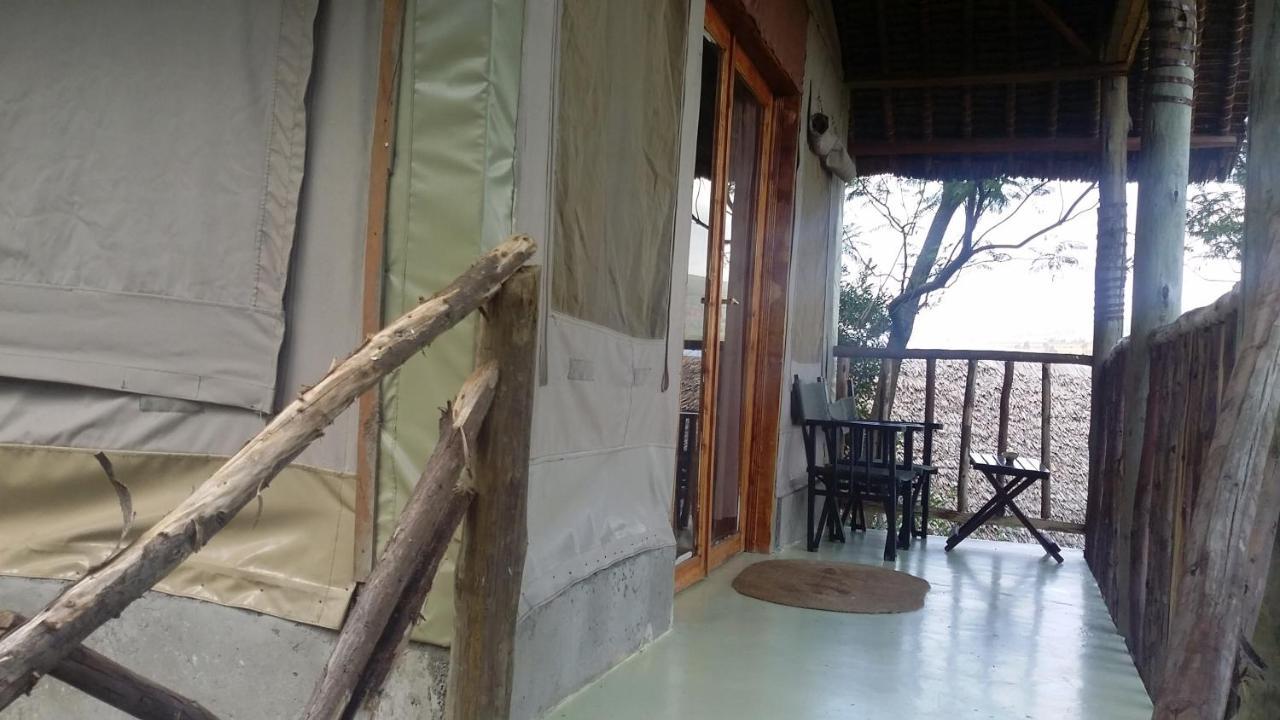 הוילה נקורו Maili Saba Camp מראה חיצוני תמונה